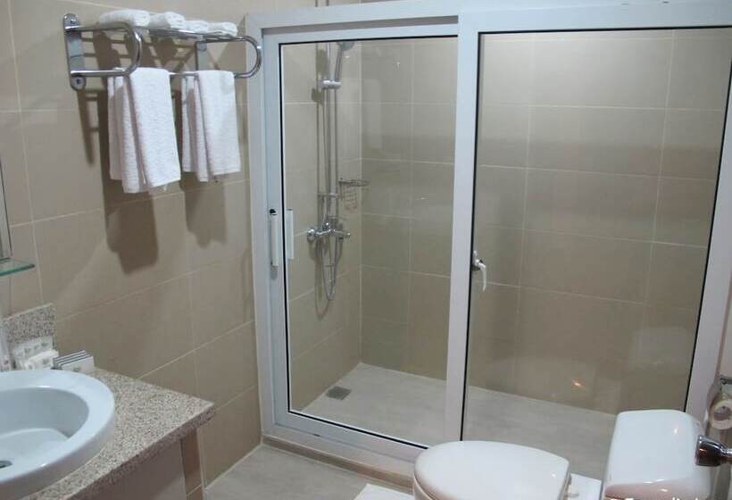 בית מלון כפרי Leope