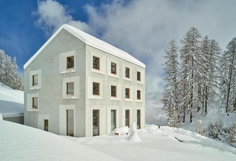 ホテル Pension Laresch