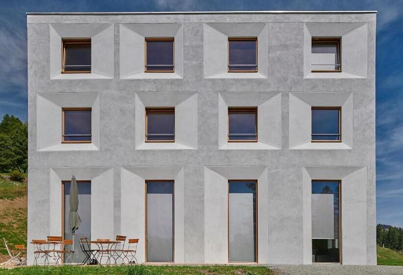 ホテル Pension Laresch