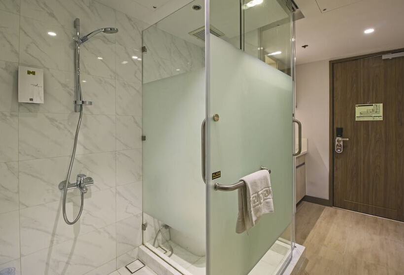 هتل The Mini Suites Eton Tower Makati