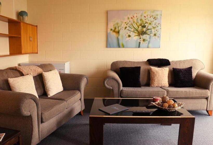 فندق على الطريق Al Louise Accommodation