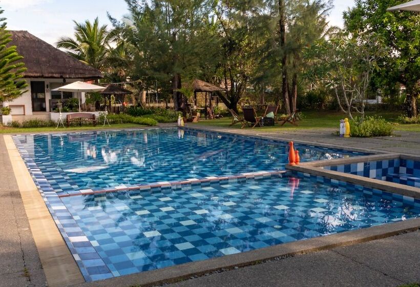 Costa Pacifica Resort