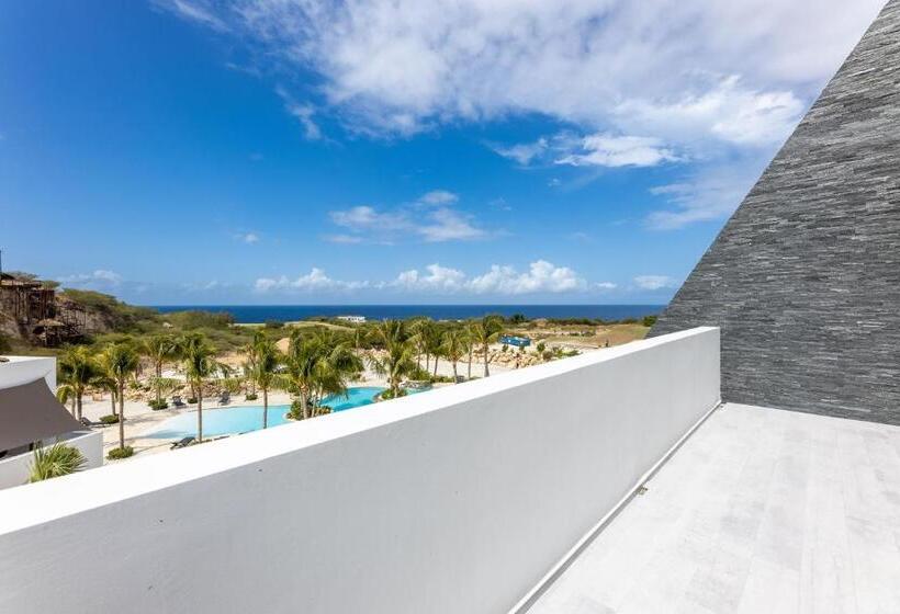 هتل The Reef - Blue Bay Golf & Beach Resort