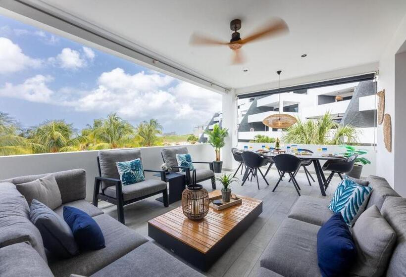 هتل The Reef - Blue Bay Golf & Beach Resort