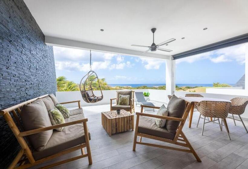 هتل The Reef - Blue Bay Golf & Beach Resort