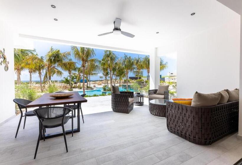 هتل The Reef - Blue Bay Golf & Beach Resort