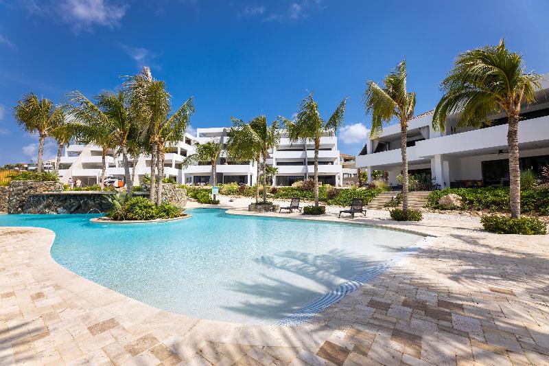 هتل The Reef - Blue Bay Golf & Beach Resort