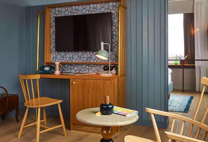 25hours Hotel Paper Island