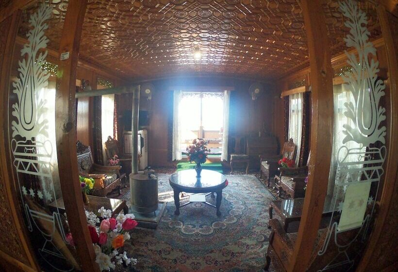 هتل Goona Palace Houseboats
