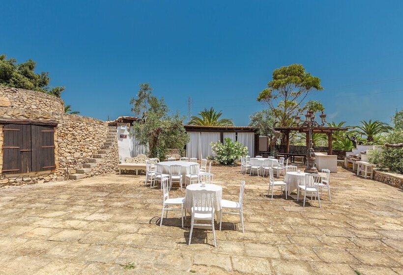 Отель 3376 Masseria Cucuruzza   Superior Dora
