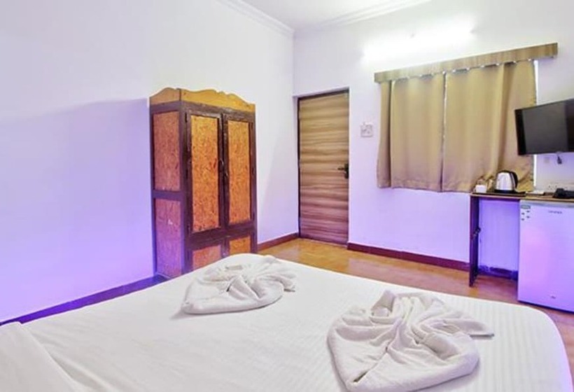 Fabhotel Pleasure Inn