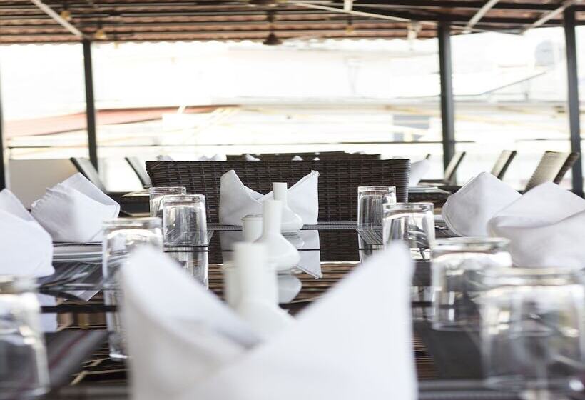 호텔 Span Suites And Villas
