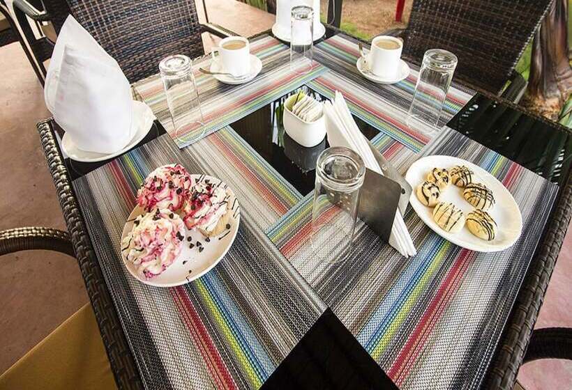 Отель Span Suites And Villas