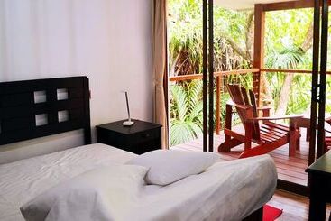پانسیون Cashew Nut Grove Chalets