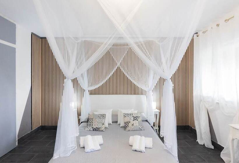 پانسیون Holiday Eolie Village