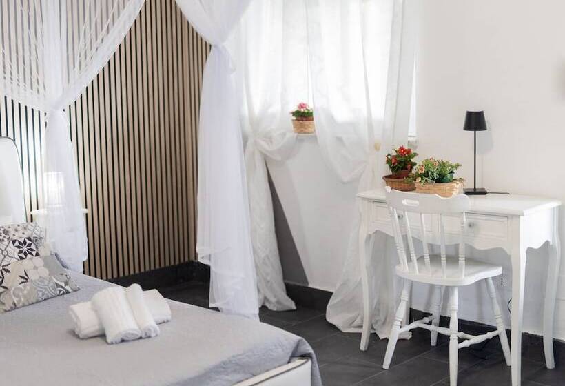 پانسیون Holiday Eolie Village