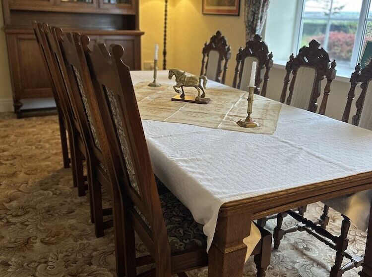 Пансион Lucy Cross Guest House