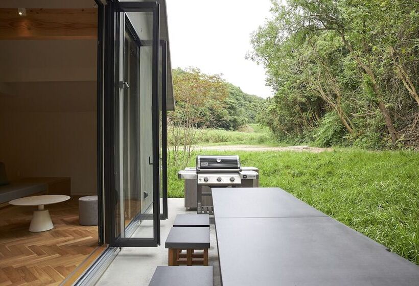استراحتگاه Lazy Inn