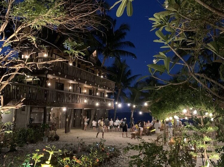 تختخواب و صبحانه Bamboo House Beach Lodge & Restaurant