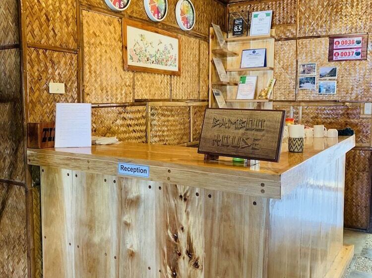 تختخواب و صبحانه Bamboo House Beach Lodge & Restaurant