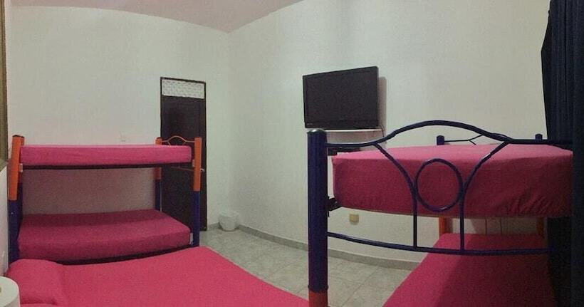 Cande Hostel