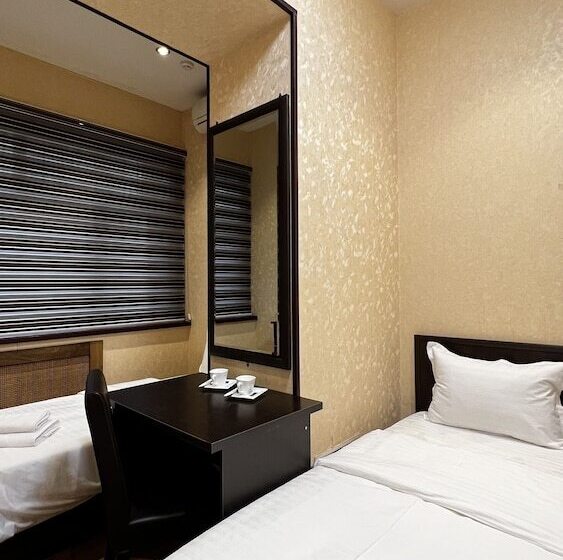 Hayot Hostel