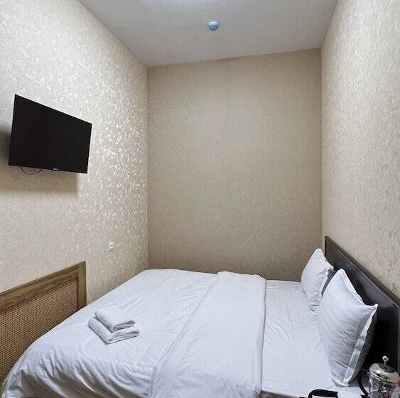 Hayot Hostel