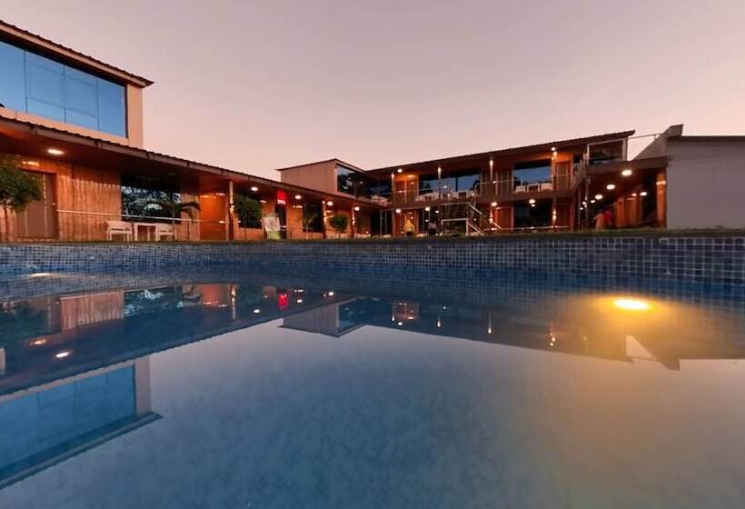 فندق Arya Resort & Spa