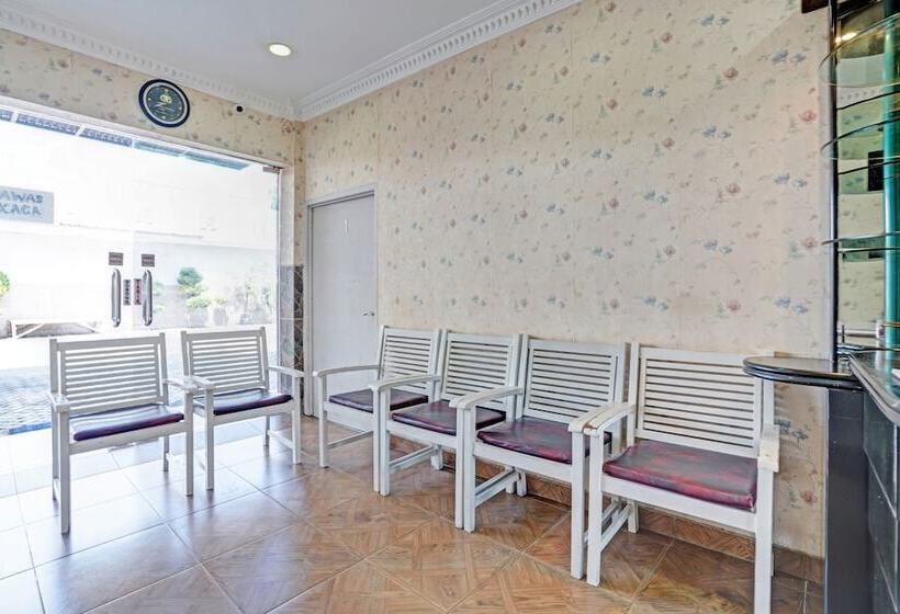 בית מלון כפרי Collection O 90783 Probolinggo Homestay