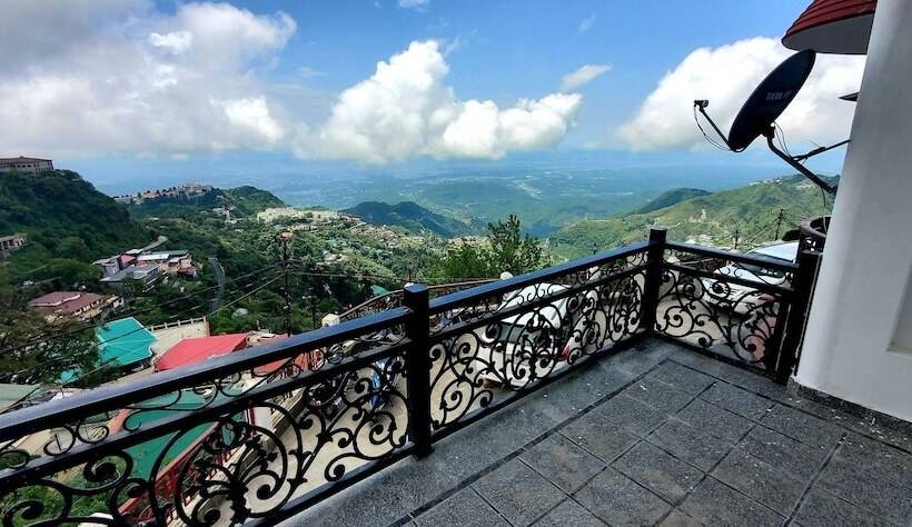 هتل Casa Arhan Luxury Mussoorie Homestay