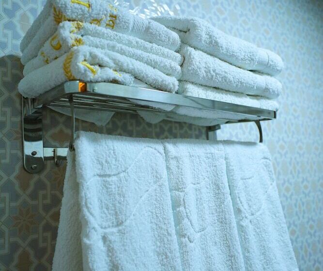 בית מלון כפרי Dendi Plaza