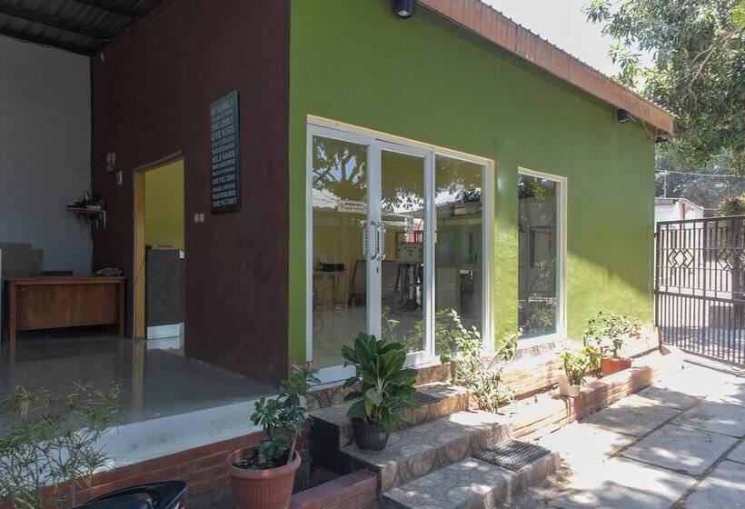 هتل Evergreen Homestay By Oyo Rooms