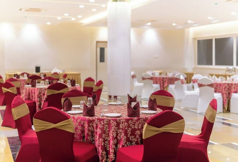 호텔 Maharaja Agrasen Palace - Pure Vegetarian