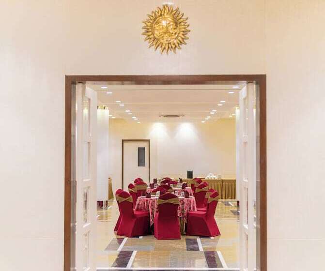 호텔 Maharaja Agrasen Palace - Pure Vegetarian