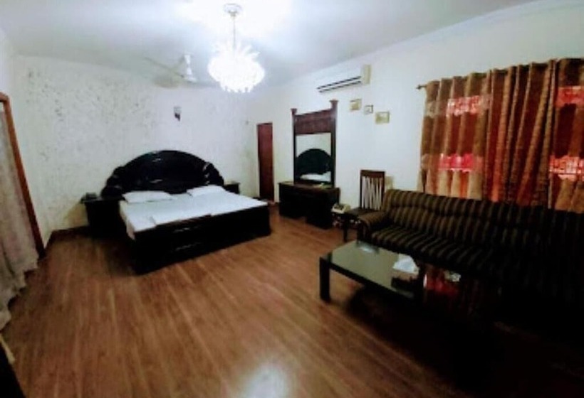 هتل Omega Inn