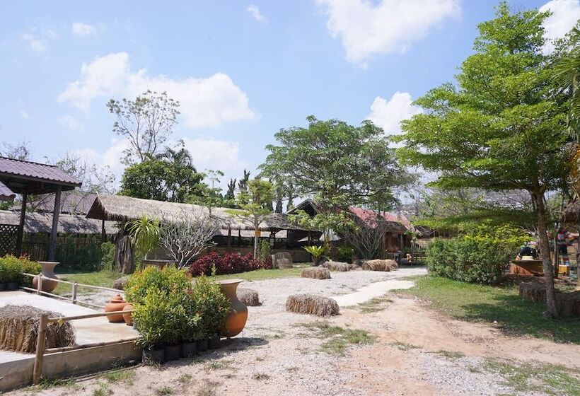 هتل Phuruarounmai Resort