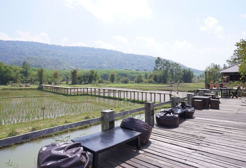 هتل Phuruarounmai Resort
