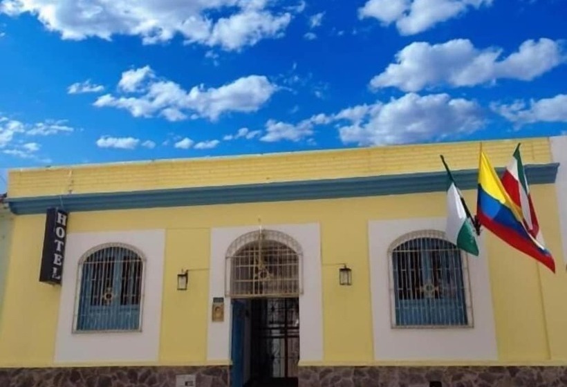 هتل Posada Santa Elena