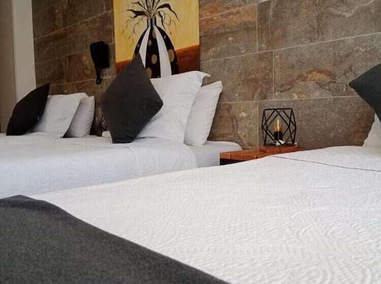 هتل Posada Santa Elena