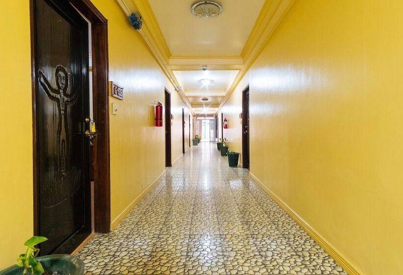 בית מלון כפרי Reddoorz Plus Near Strawberry Farm Baguio