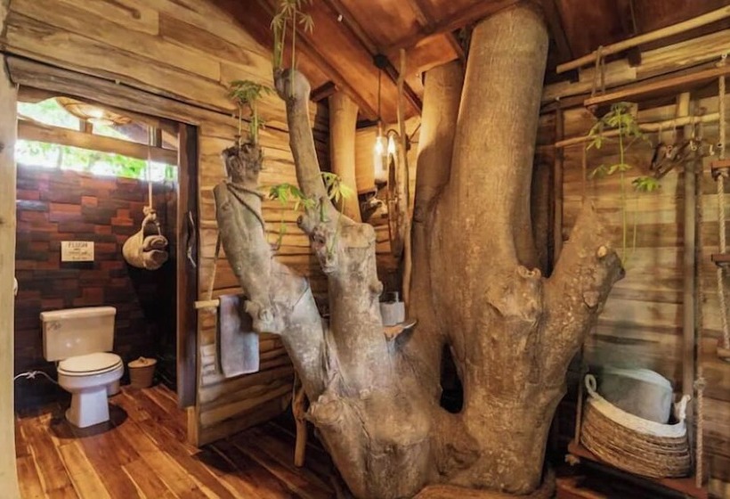ホテル Roots Tree House