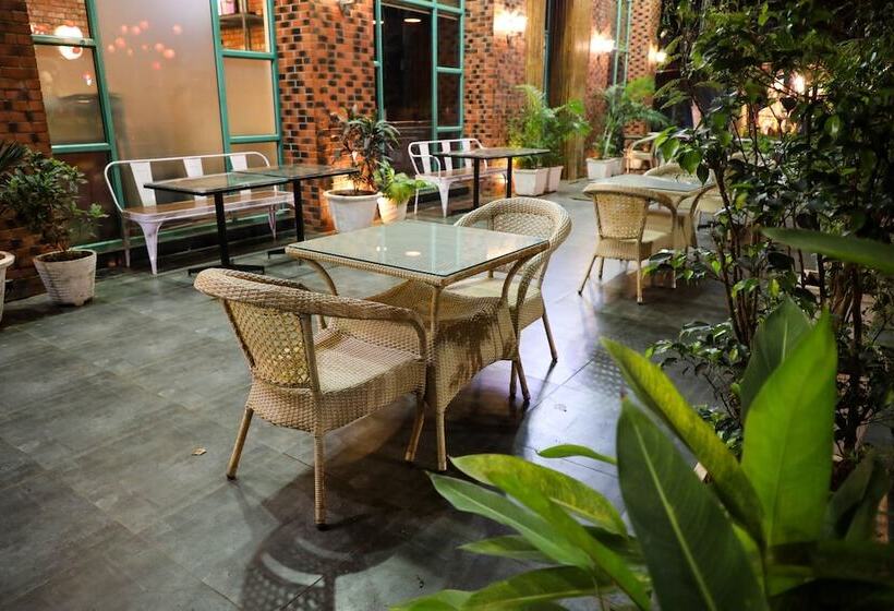 هتل Rosetum Anjuna