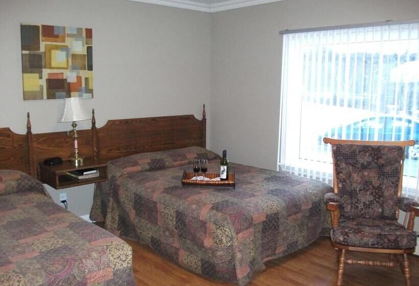 فندق Silverwood Inn