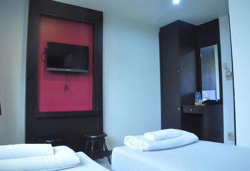 هتل Thara House