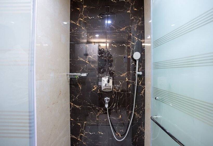 هتل The Avenue Grand