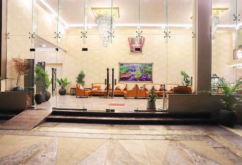 هتل The Avenue Grand