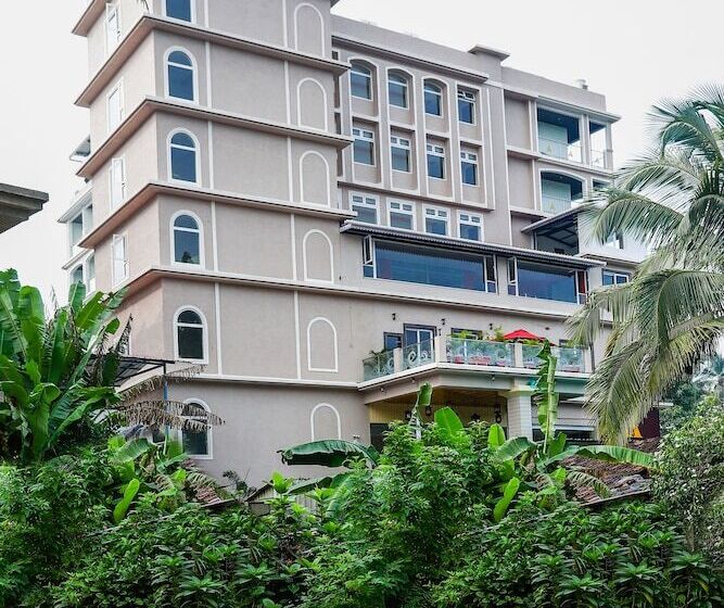 هتل The Avenue Grand