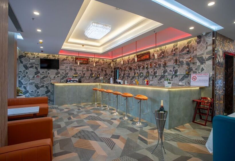 هتل The Avenue Grand