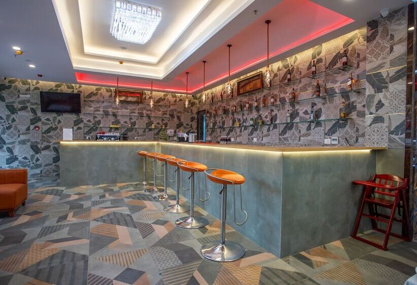 هتل The Avenue Grand