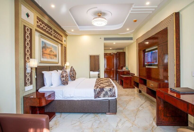 هتل The Avenue Grand